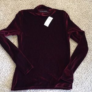 NWT Abercrombie velvet top small
